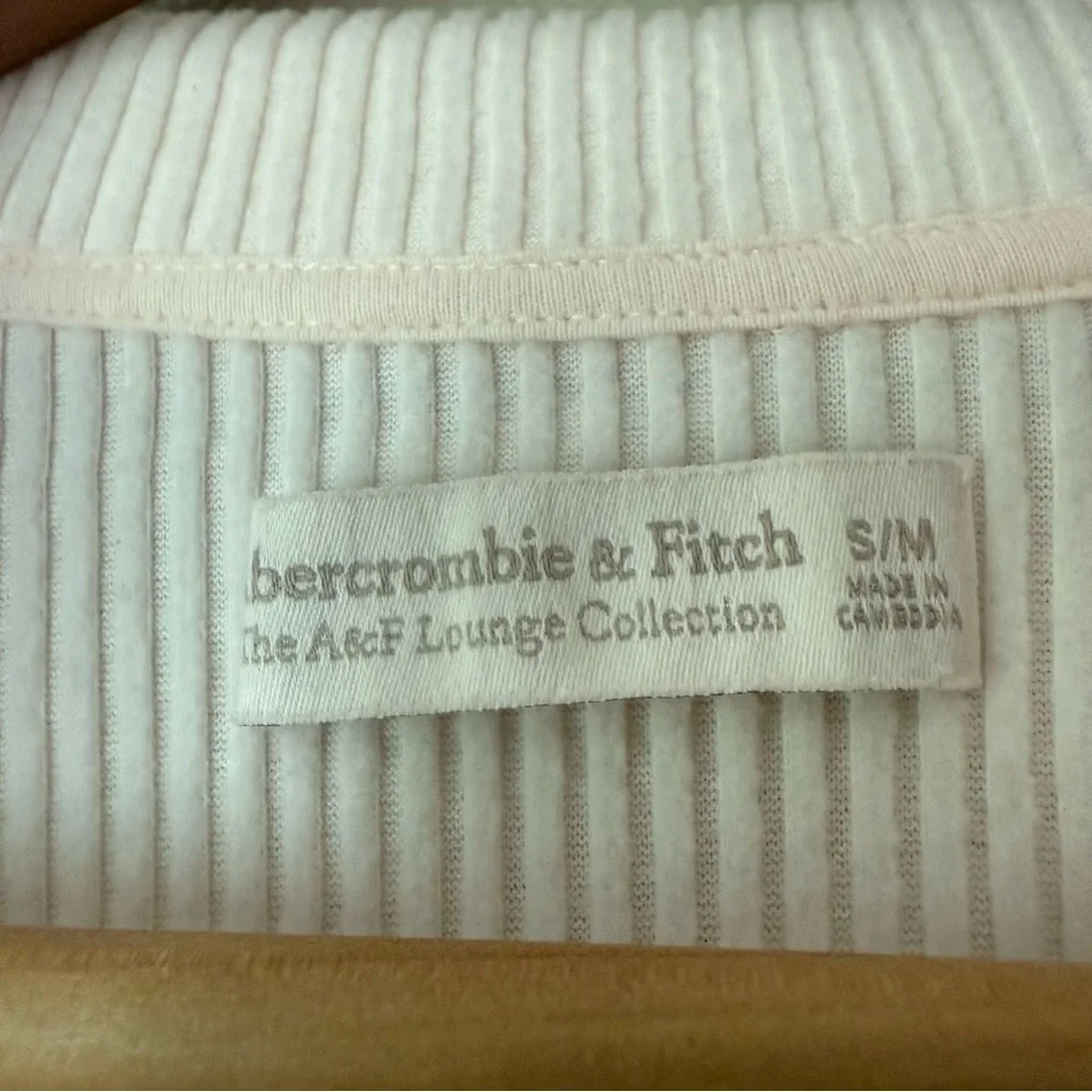Abercrombie & Fitch Pink Cream Ribbed Knit 1/2 Zip